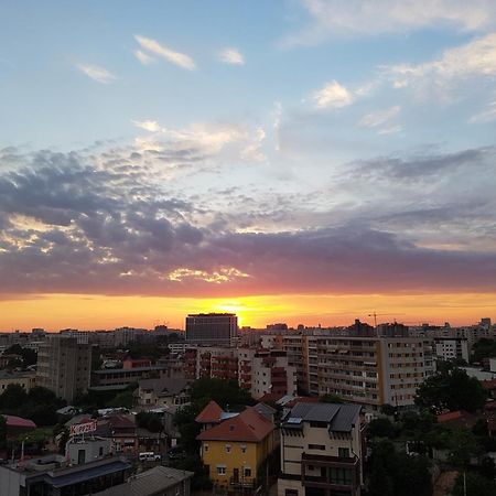 Lovely Apartment With City View Бухарест Экстерьер фото