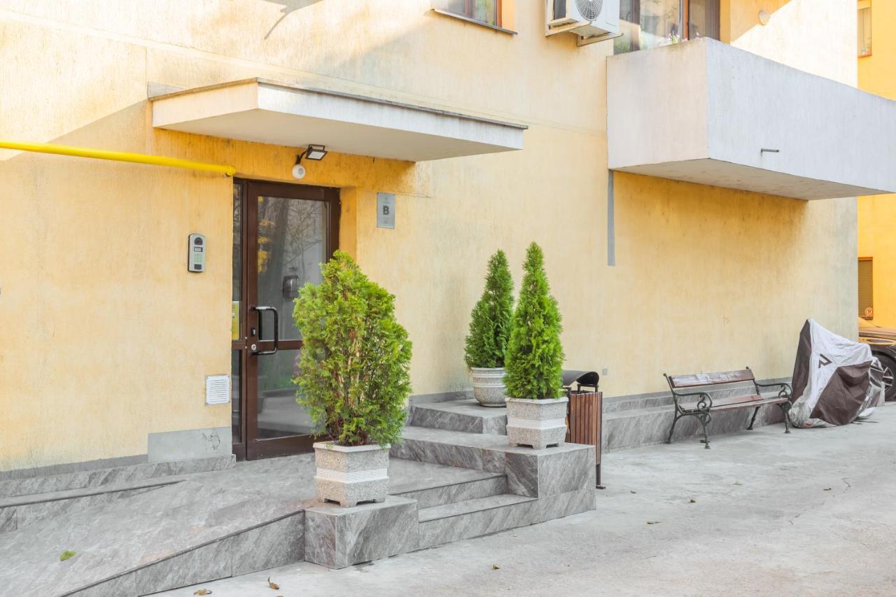 Lovely Apartment With City View Бухарест Экстерьер фото